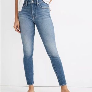 Madewell 10" High-Rise Skinny Crop Jeans in Sheffield Wash (size 29)